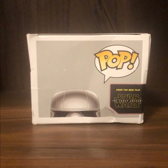 Funko Pop Star Wars Captain Phasma 65 - Picture 5 of 6